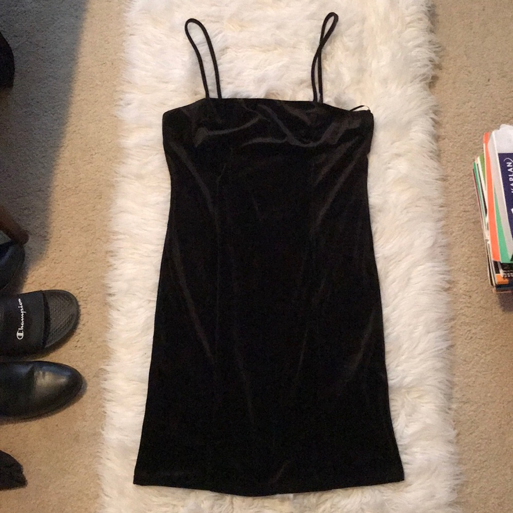 LITTLE BLACK DRESS